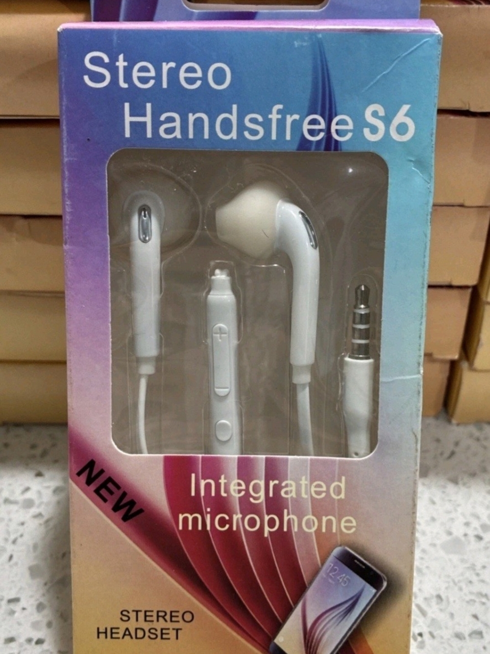 Stereo Universal Handsfree White Earbuds with Integrated Microphone 3.5mm